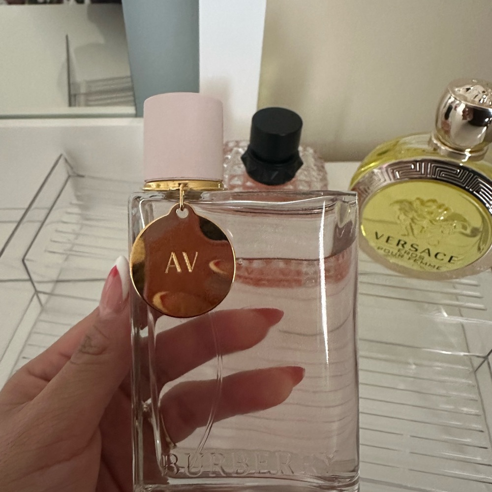 Burberry HER perfume